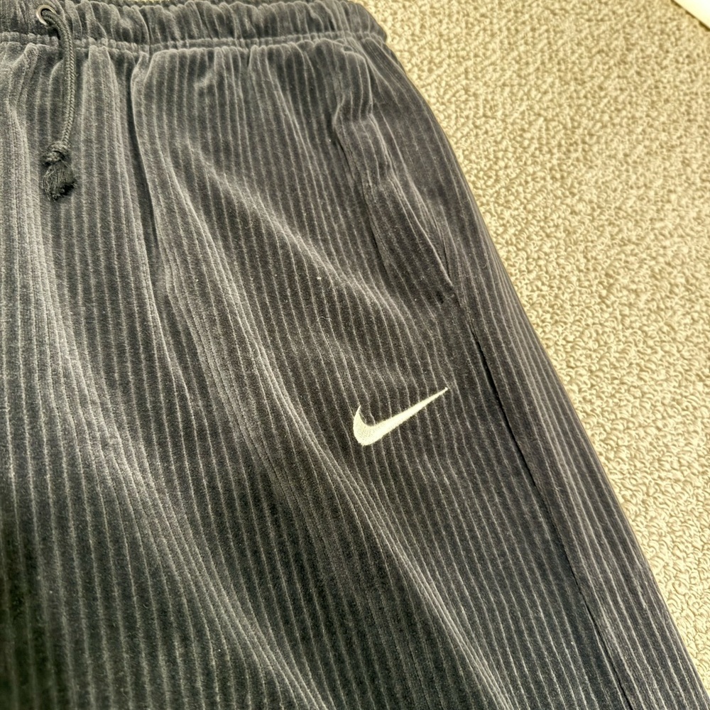 Nike Women's Black Wide Leg Pants - Picture 2 of 5